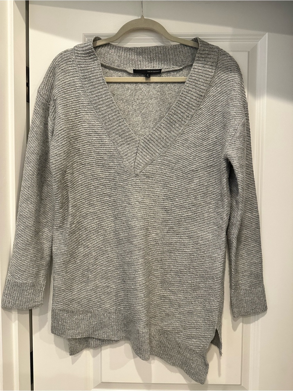 Harve Benard Gray Ribbed V-Neck Sweater